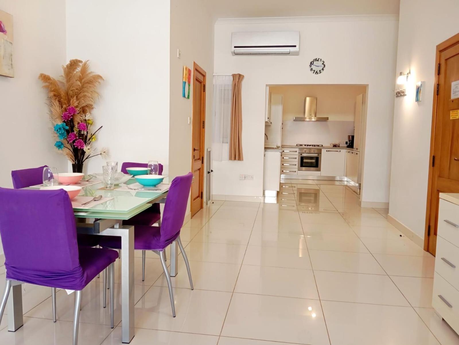 Modern Apartment In The Heart Of Sliema Steps From The Seafront Bagian luar foto